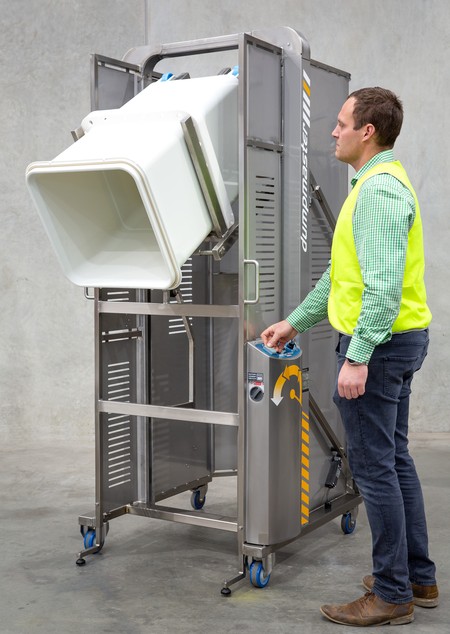 Daniel Currie, Simpro’s General Manager, demonstrates using a Dumpmaster bin lifter to empty a FoodCap ingredient capsule.